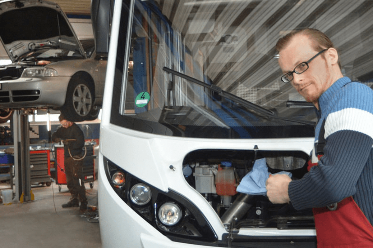 Mit der Heimat „verschraubt“